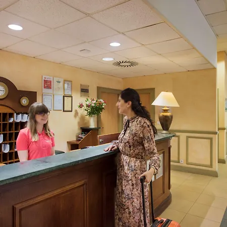 Campanile Hotel 2*