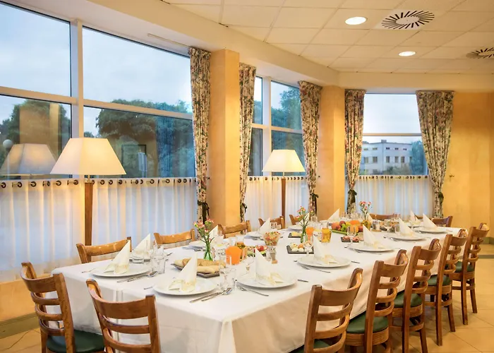 Отель Campanile 2*