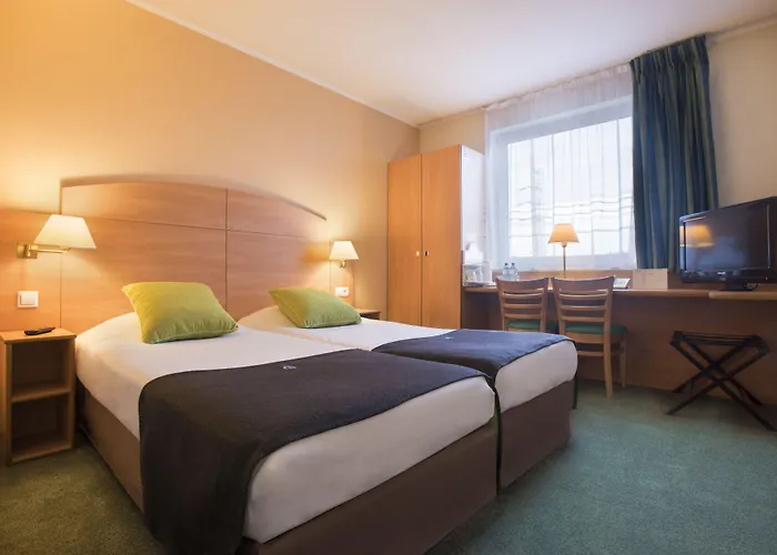 Campanile 2* Познань