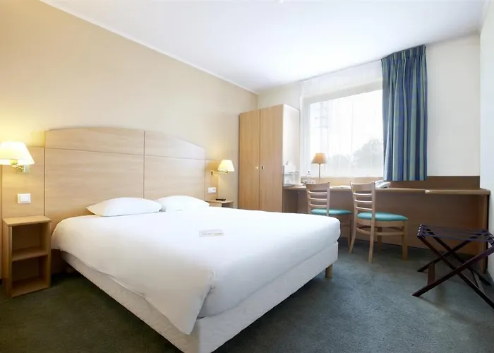 Campanile 2* Познань