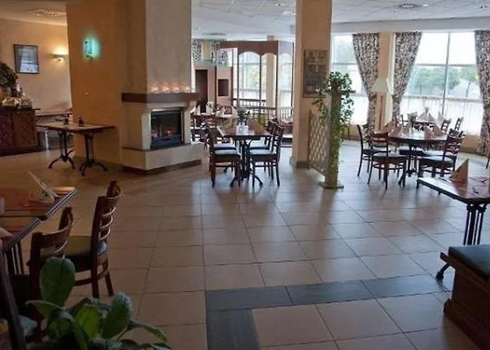 Отель Campanile 2*