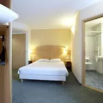 Campanile ホテル 2*