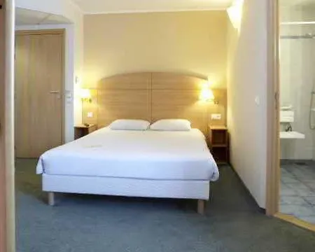 Campanile Hotell 2*