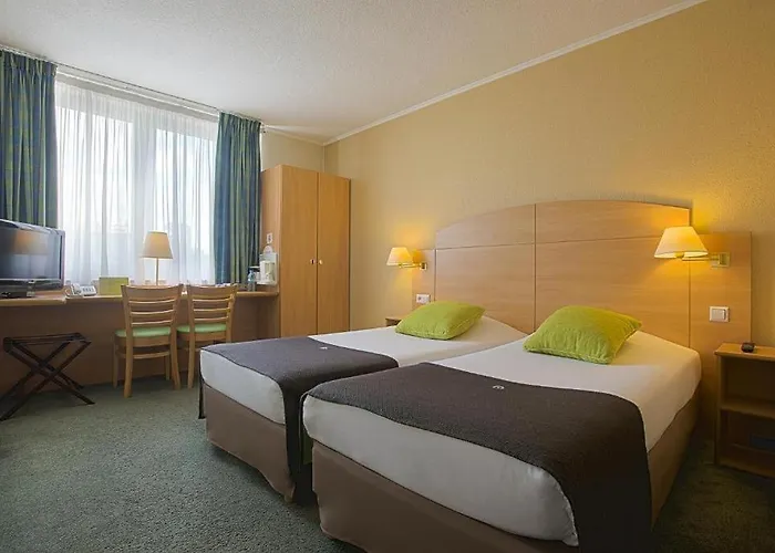 מלון Campanile 2*